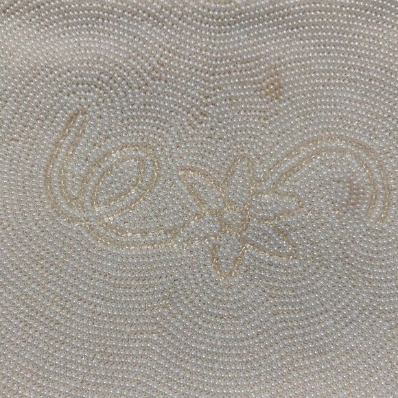 Mini vintage beaded White clutch with gold kiss lock - Picture 8 of 8